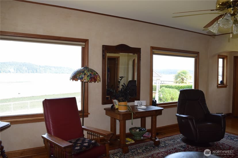 Property photo for 3538 Beach Drive E, Port Orchard photo 10