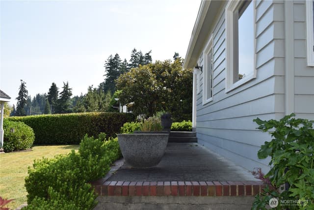 Property photo for 3538 Beach Drive E, Port Orchard photo 4