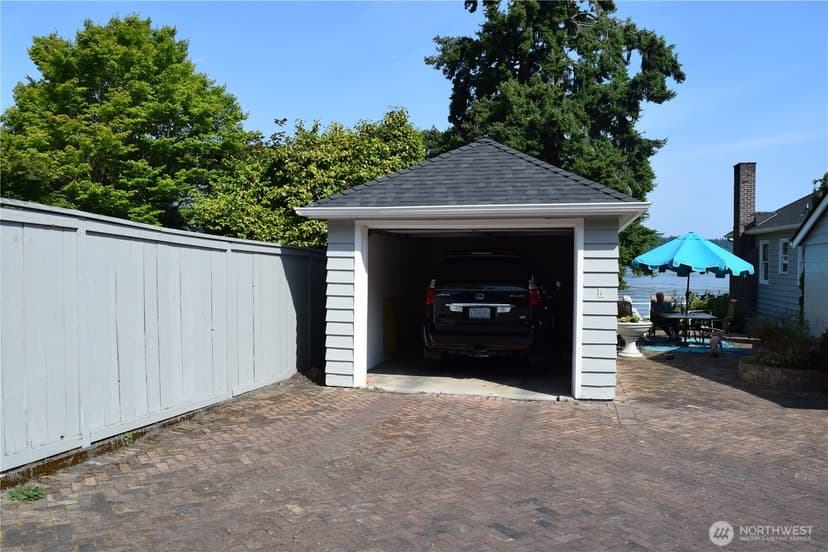 Property photo for 3538 Beach Drive E, Port Orchard photo 13