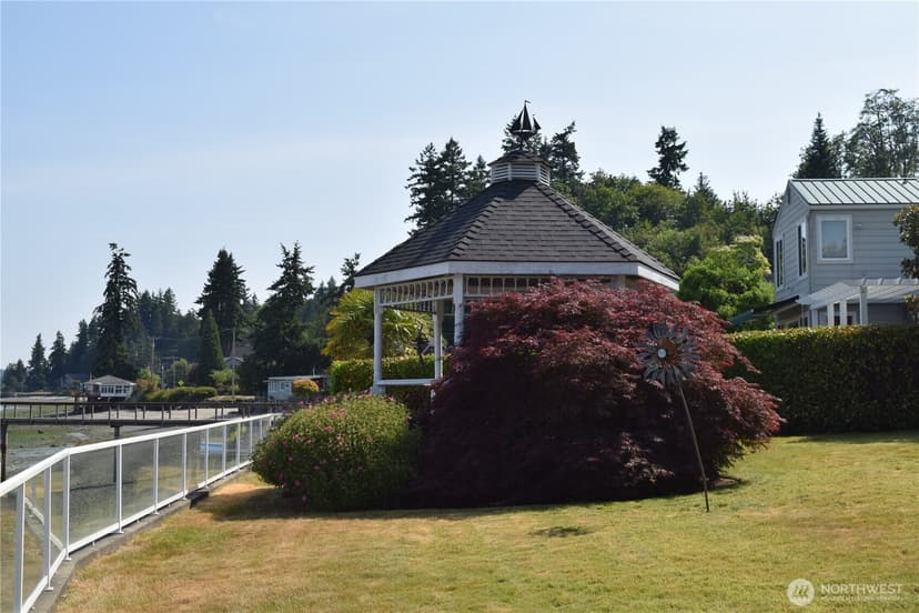 Property photo for 3538 Beach Drive E, Port Orchard photo 25