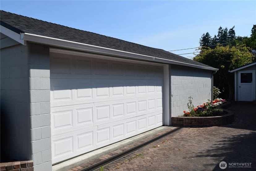 Property photo for 3538 Beach Drive E, Port Orchard photo 14