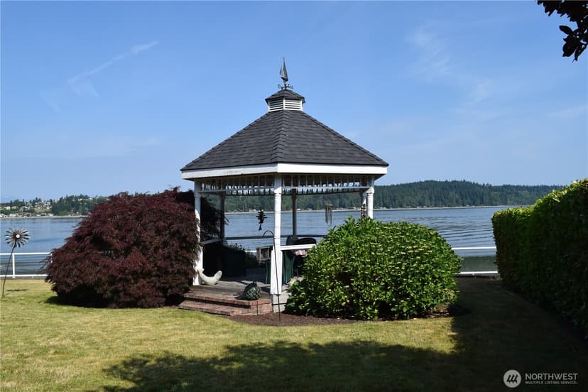 Property photo for 3538 Beach Drive E, Port Orchard photo 17