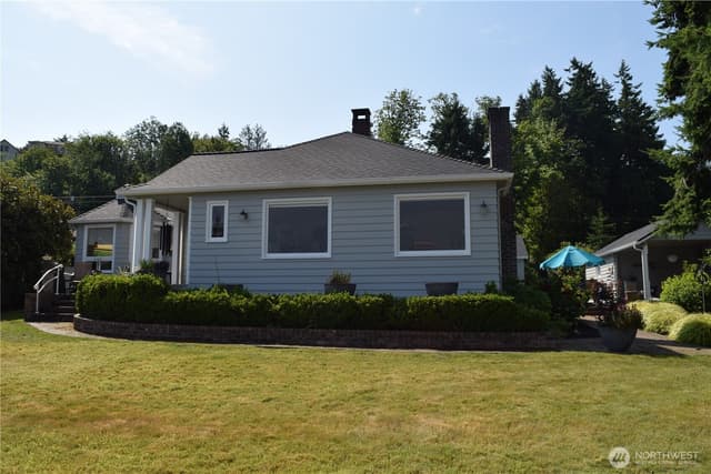 Property photo for 3538 Beach Drive E, Port Orchard photo 2