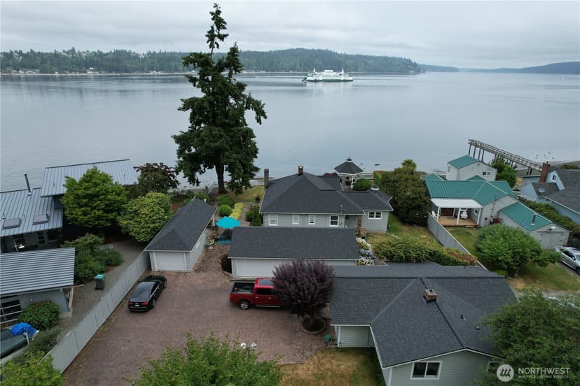 Property photo for 3538 Beach Drive E, Port Orchard photo 35