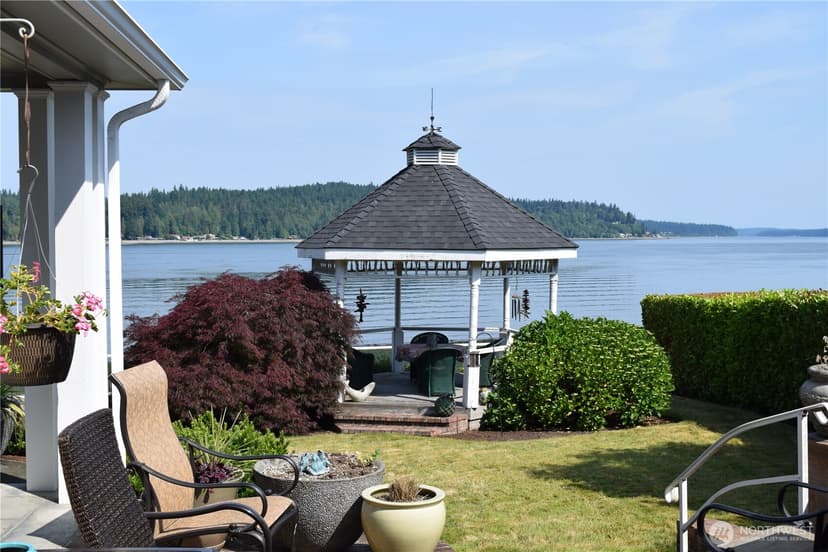 Property photo for 3538 Beach Drive E, Port Orchard photo 19
