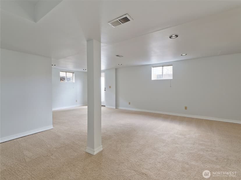 Property photo for 30 SE Bush Street, Issaquah photo 17