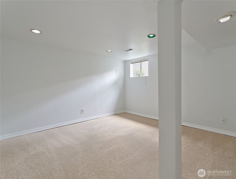 Property photo for 30 SE Bush Street, Issaquah photo 21