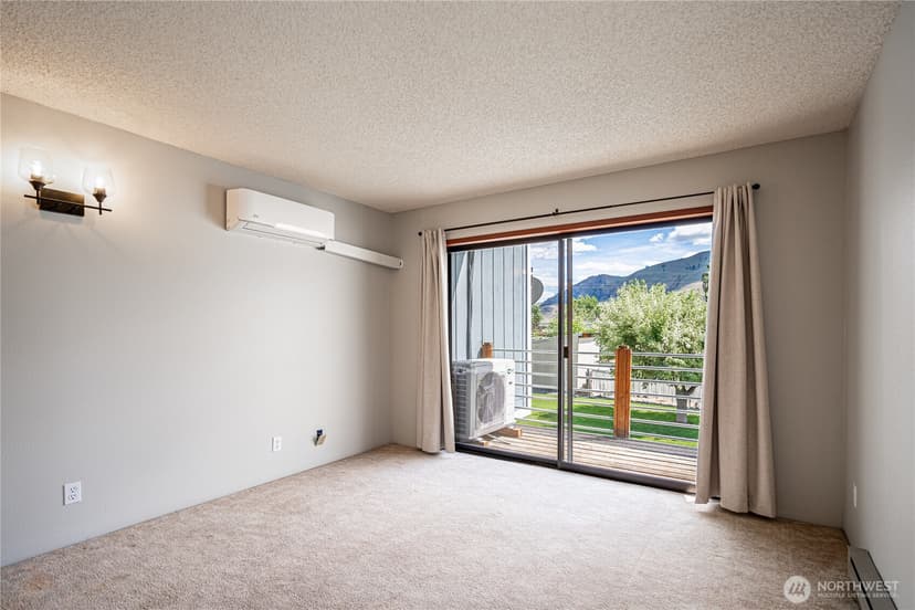 Property photo for 228 E Gibson Avenue, Chelan photo 15