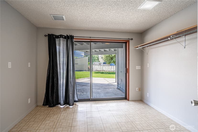 Property photo for 228 E Gibson Avenue, Chelan photo 35