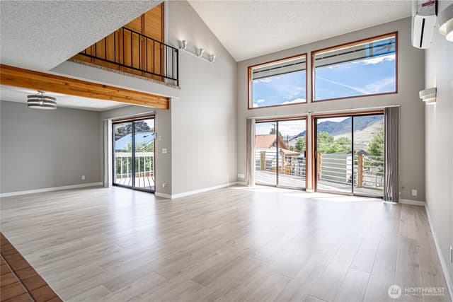 Property photo for 228 E Gibson Avenue, Chelan photo 5