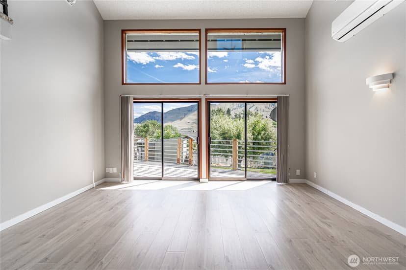 Property photo for 228 E Gibson Avenue, Chelan photo 6