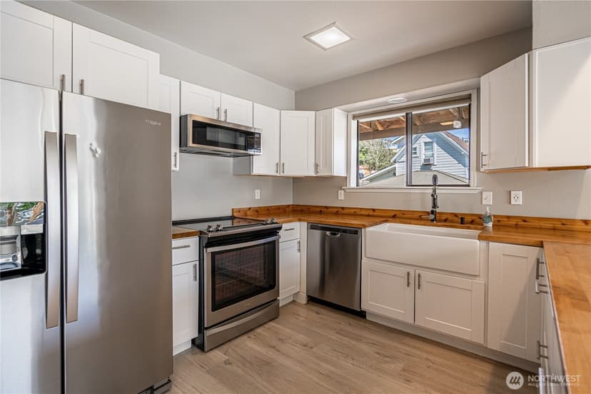 Property photo for 228 E Gibson Avenue, Chelan photo 11