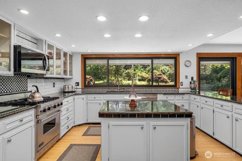 Property photo for 6702 77th Street W, Lakewood photo 14