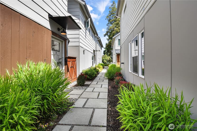 Property photo for 5945 41st Avenue SW #A, Seattle photo 25