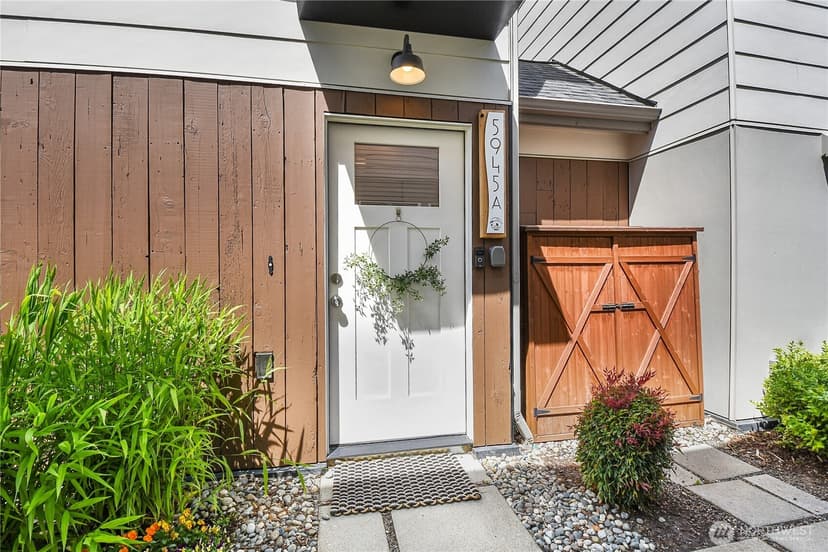 Property photo for 5945 41st Avenue SW #A, Seattle photo 3