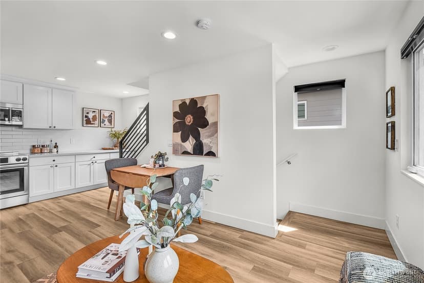 Property photo for 5945 41st Avenue SW #A, Seattle photo 7