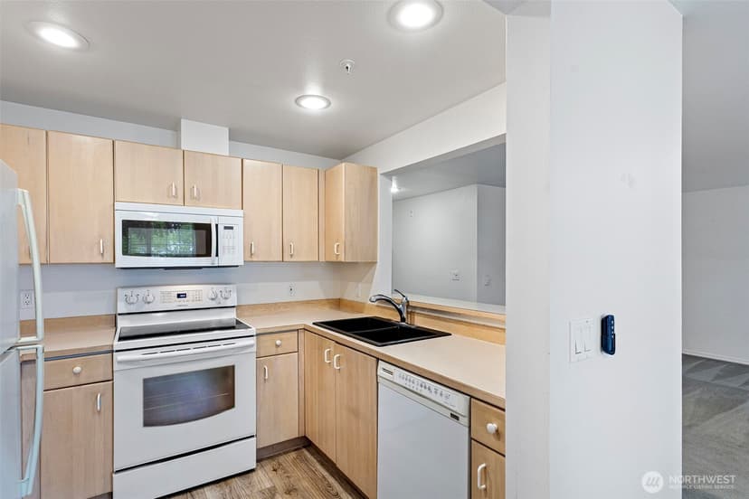 Property photo for 14007 NE 181st Street #A-102, Woodinville photo 7
