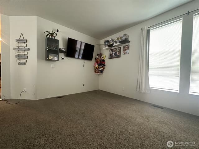Property photo for 1720 Maple Lane #33, Kent photo 4