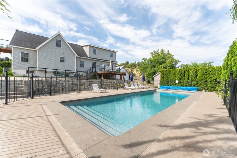 Property photo for 168 Green Avenue, Manson