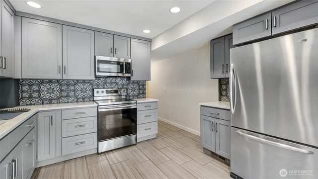 Property photo for 11021 Glen Acres Drive S #B, Seattle photo 4