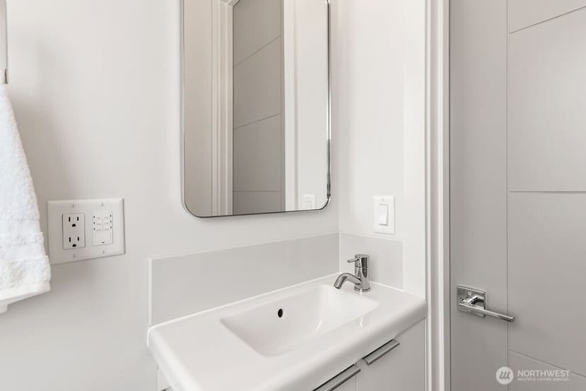 Property photo for 2925 Franklin Avenue E #A, Seattle photo 9