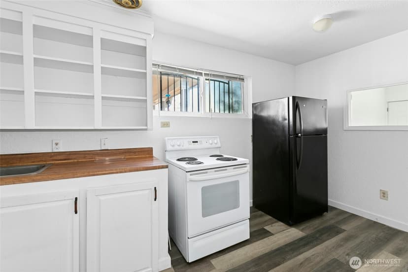 Property photo for 525 Central Avenue N, Kent photo 6