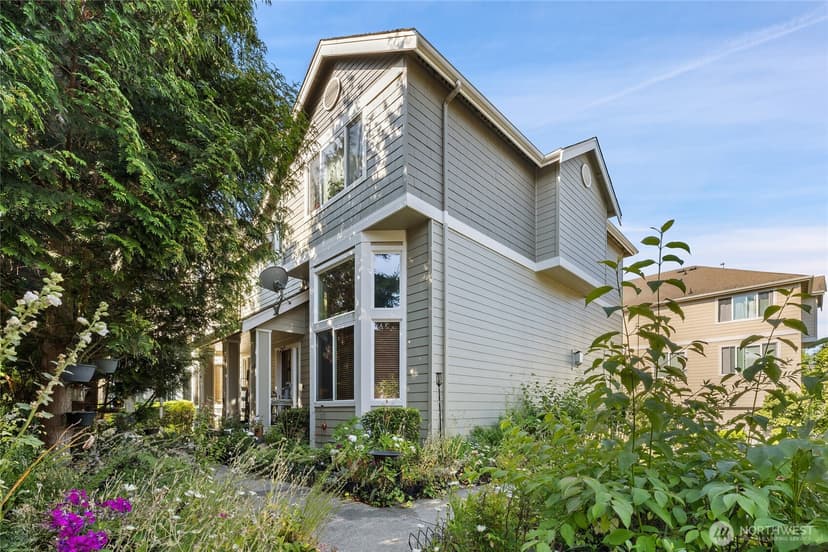 Property photo for 442 Tacoma Place NE, Renton photo 2