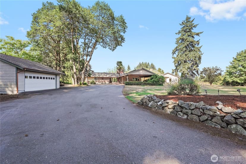 Property photo for 11523 Clover Crest Drive SW, Lakewood photo 3