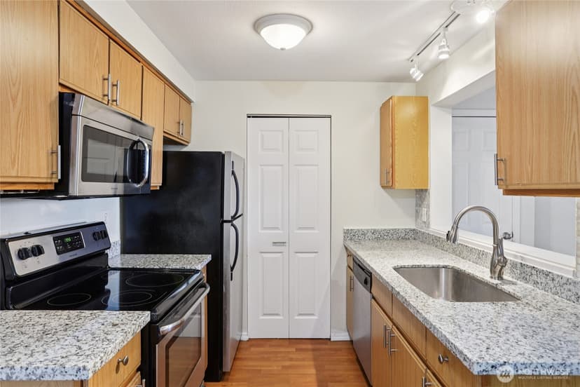 Property photo for 1919 S I Street #5, Tacoma photo 8