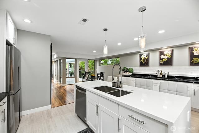 Property photo for 8221 S 121st Street, Seattle photo 5