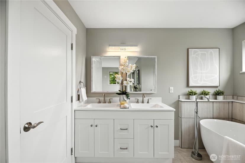 Property photo for 8221 S 121st Street, Seattle photo 18