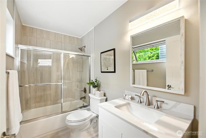 Property photo for 8221 S 121st Street, Seattle photo 23