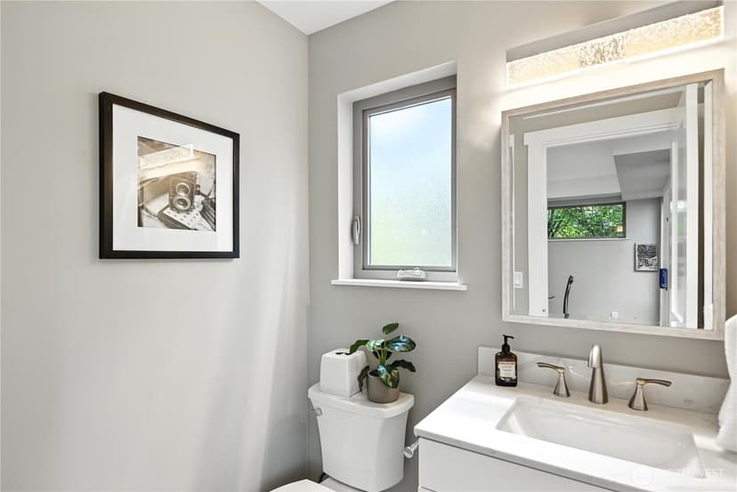 Property photo for 8221 S 121st Street, Seattle photo 13