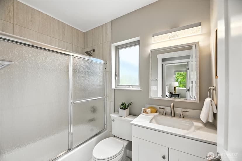 Property photo for 8221 S 121st Street, Seattle photo 33
