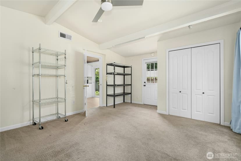 Property photo for 920 2nd Avenue SE, Issaquah photo 9