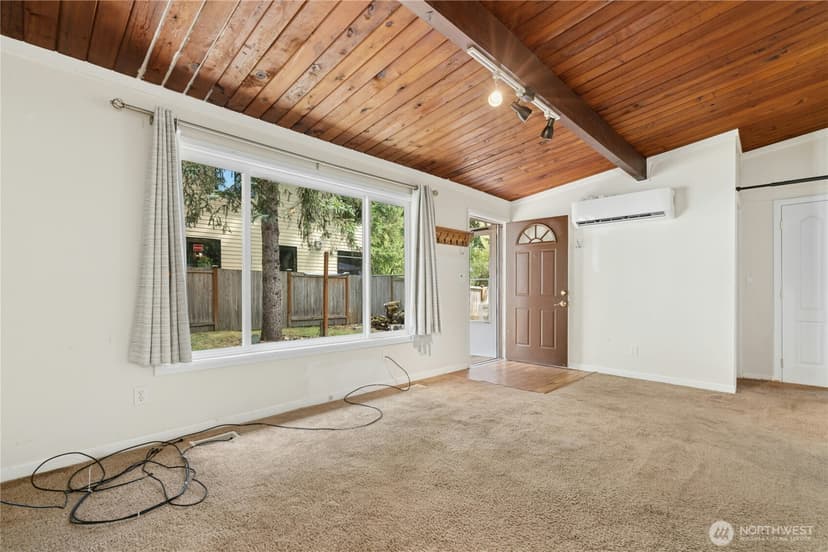 Property photo for 920 2nd Avenue SE, Issaquah photo 5