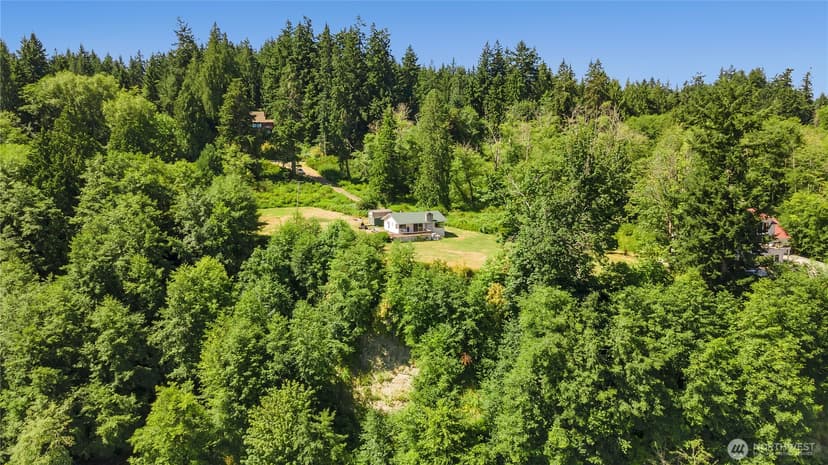 Property photo for 4745 Saratoga Road, Langley photo 18