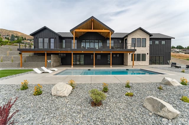 Property photo for 134 Hillcrest Place, Chelan