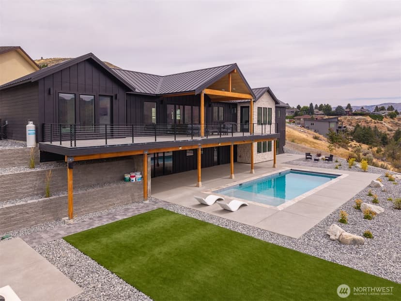 Property photo for 134 Hillcrest Place, Chelan photo 2
