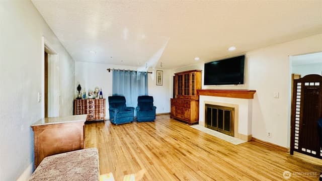 Property photo for 12238 4th Avenue NW, Seattle photo 4