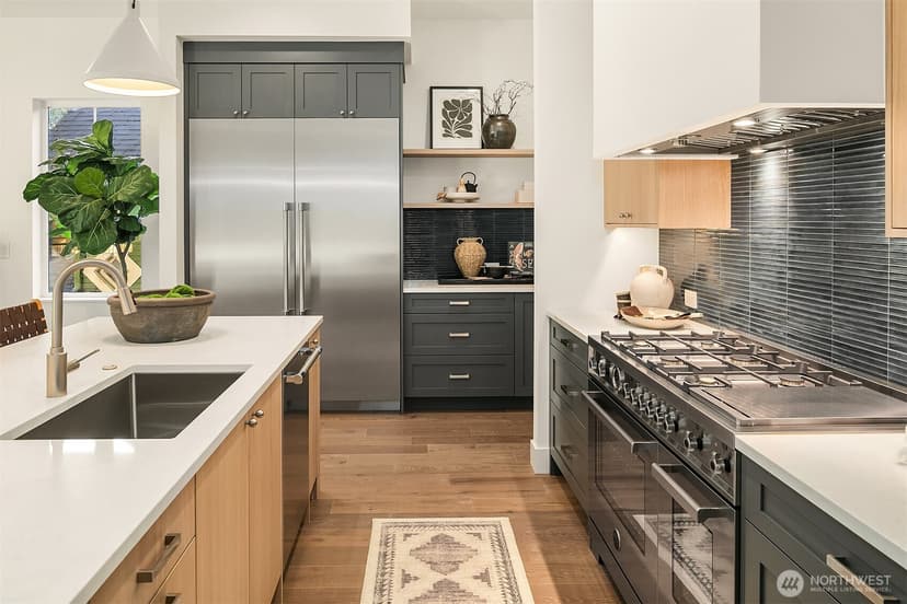 Property photo for 365 Newton Street, Seattle photo 10