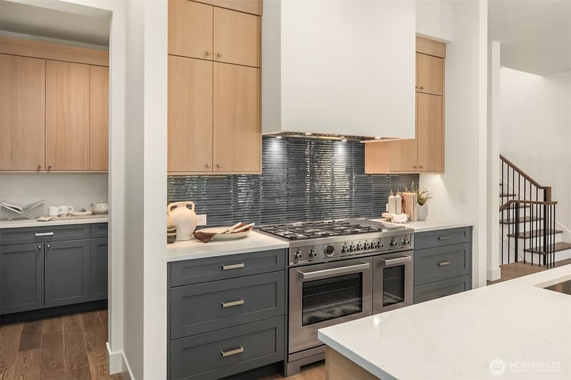 Property photo for 365 Newton Street, Seattle photo 11