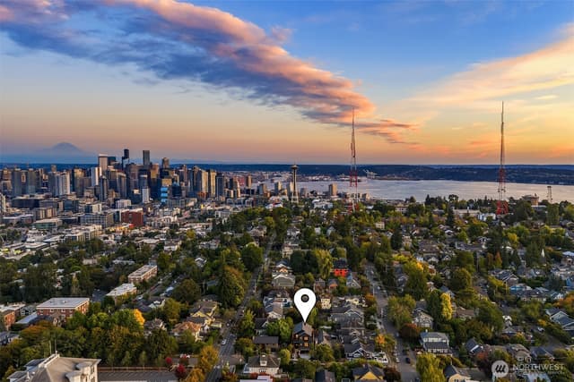 Property photo for 365 Newton Street, Seattle photo 4