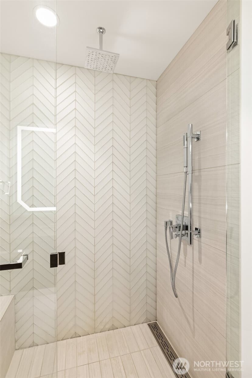 Property photo for 188 Bellevue Way NE #412, Bellevue photo 13