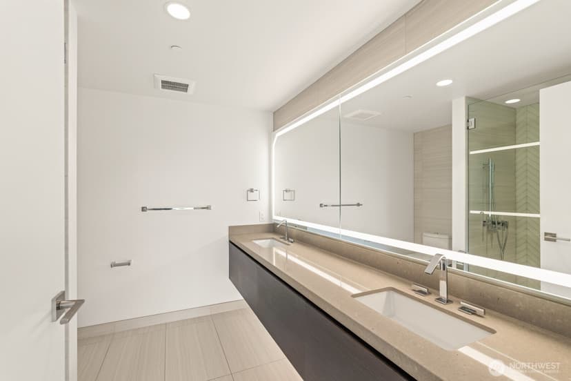 Property photo for 188 Bellevue Way NE #412, Bellevue photo 12