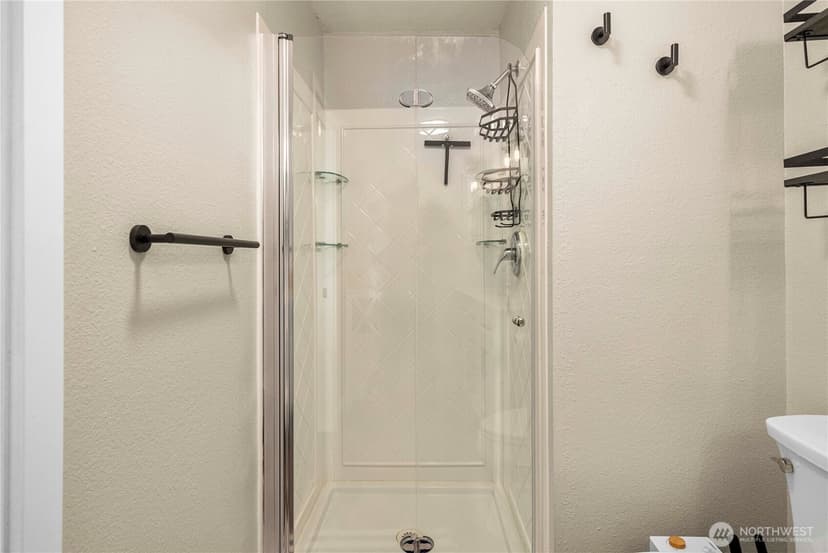 Property photo for 124 66th Avenue E, Fife photo 18