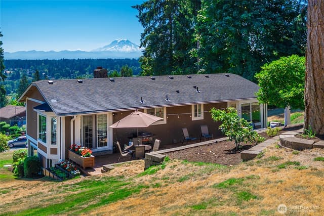 Property photo for 124 66th Avenue E, Fife