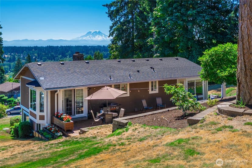 Property photo for 124 66th Avenue E, Fife