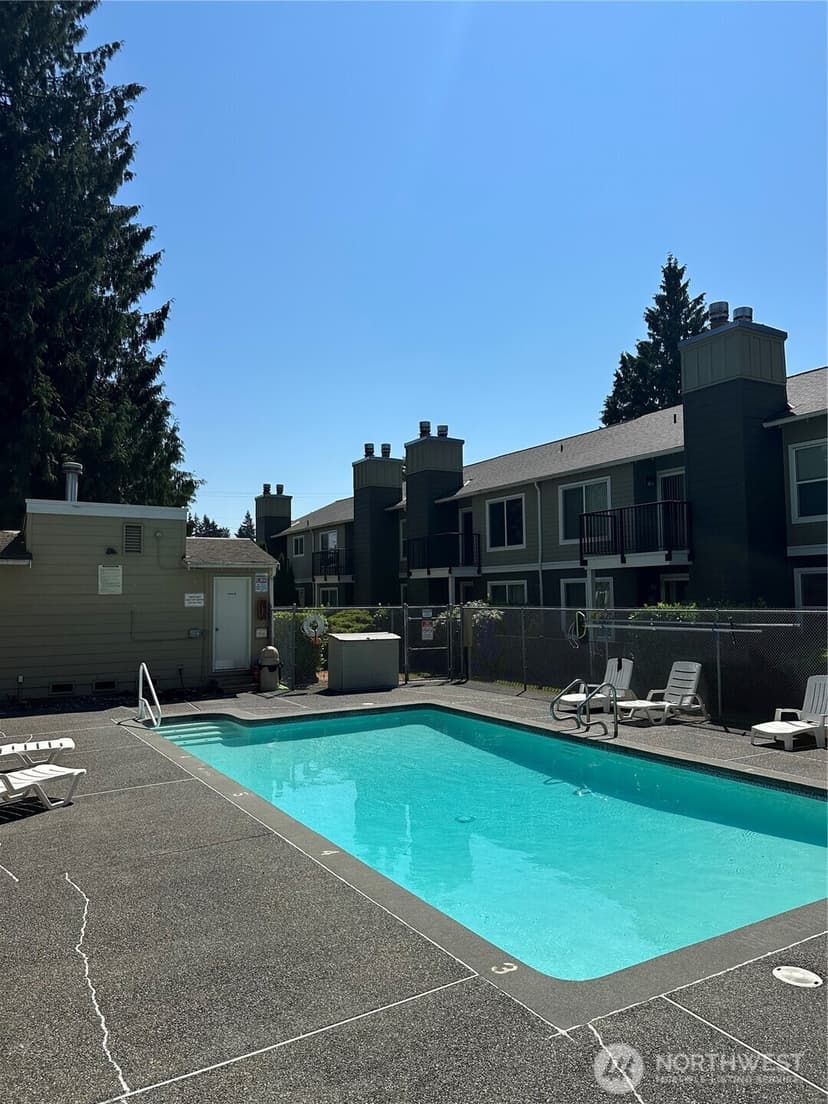 Property photo for 820 Cady Rd #J305, Everett
