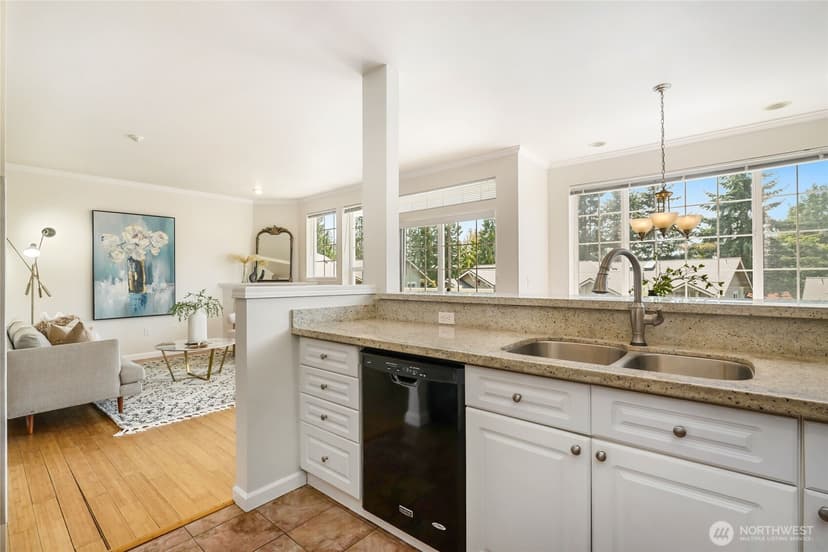 Property photo for 18606 NE 57th Street, Redmond photo 9